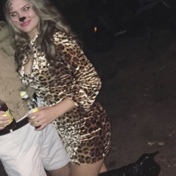 Leopard Velvet Keyhole Mini Dress - Picture 7 of 7